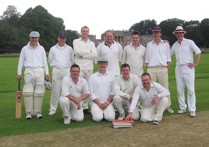 The Min in front of Stourhead House